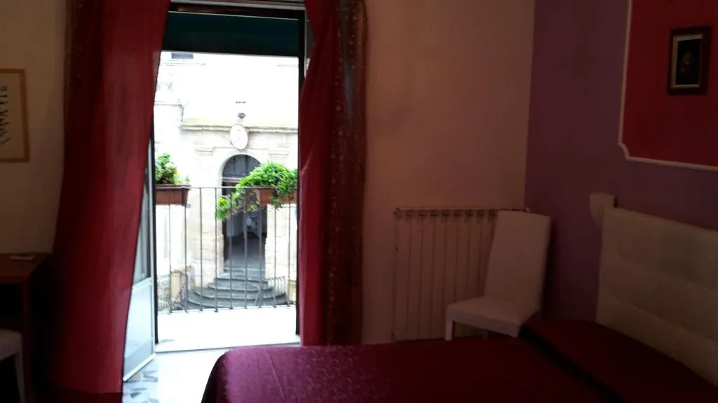 Room, Gualtiero Camere E Suite, Catania
