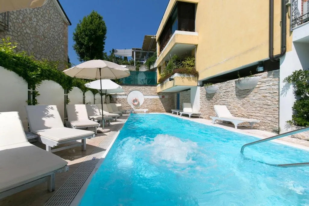 Sports and Entertainment, Serenella, Milan