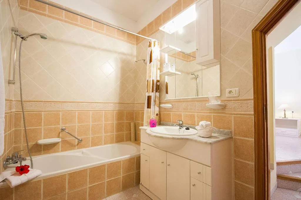 Room, Los Claveles, Tenerife