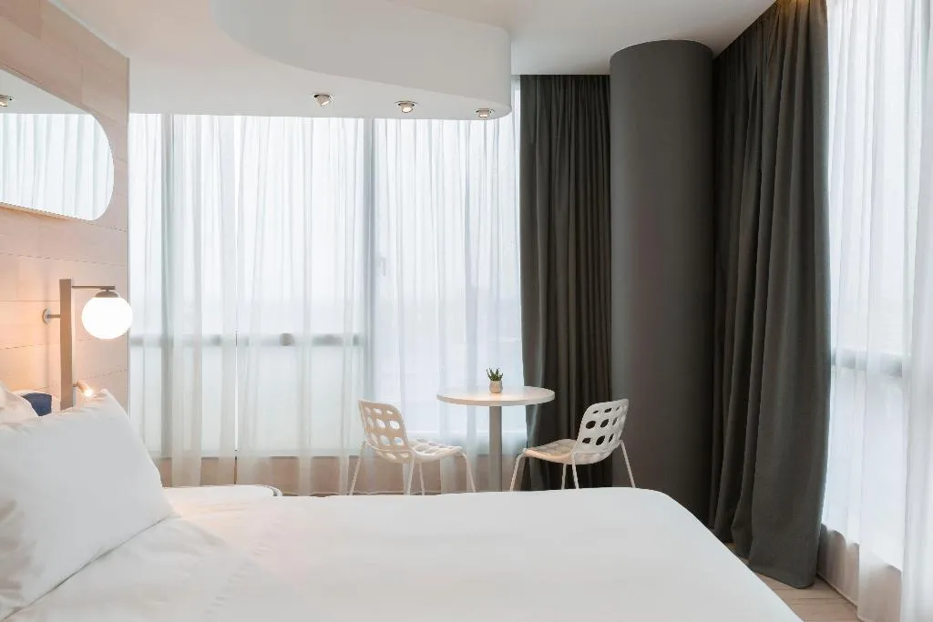 DOUBLE PREMIUM Room, Voco Milan Fiere, Milan