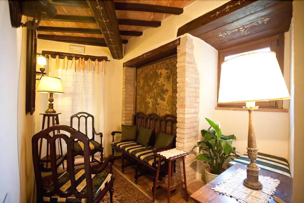 Room, Albergo Torre Sangiovanni, Perugia