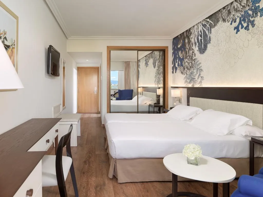 DOUBLE POOL VIEW Room, H10 Salauris Palace, Costa Dorada