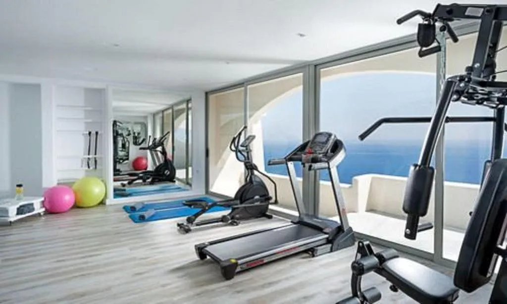 Sports and Entertainment, Dome Resort Santorin, Santorini