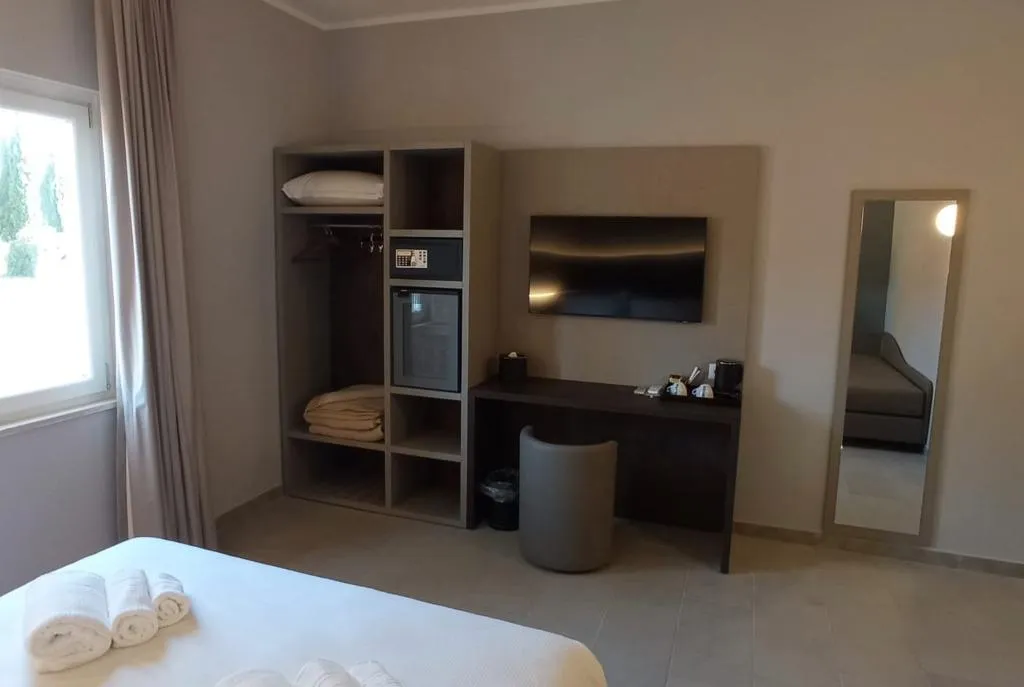 DOUBLE SUPERIOR TWO DOUBLE BEDS Room, Tiber Suite, Rome