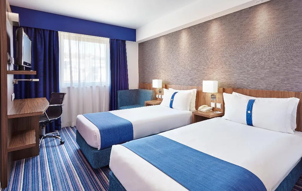 TWIN STANDARD Room, Holiday Inn Express Lisbon Airport, Lisbon
