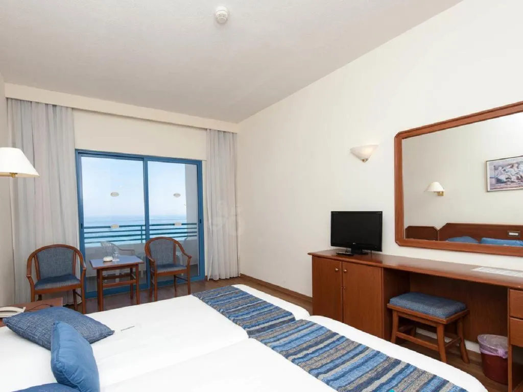 TWIN SIDE SEA VIEW Room, Iliada Beach, Cyprus