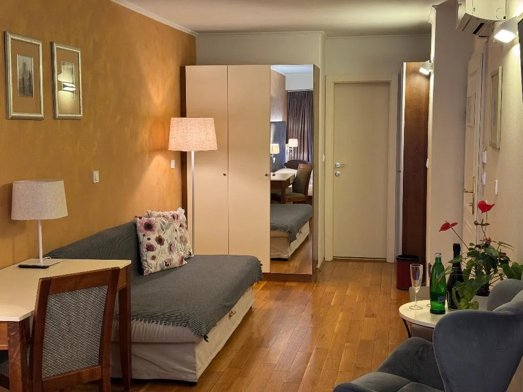 JUNIOR SUITE STANDARD Room, The Golden Wheel, Prague