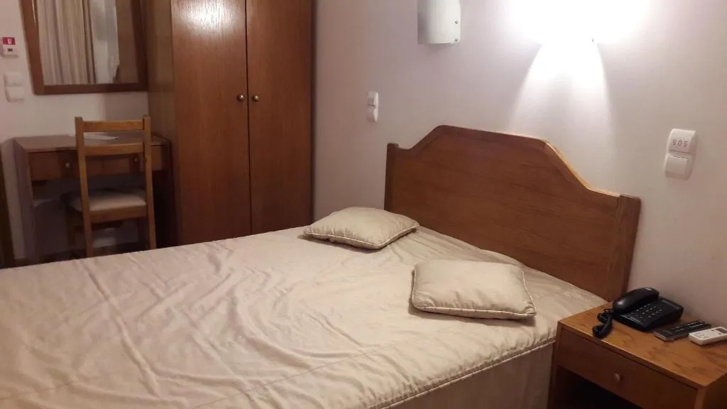 Room, Alicante, Lisbon
