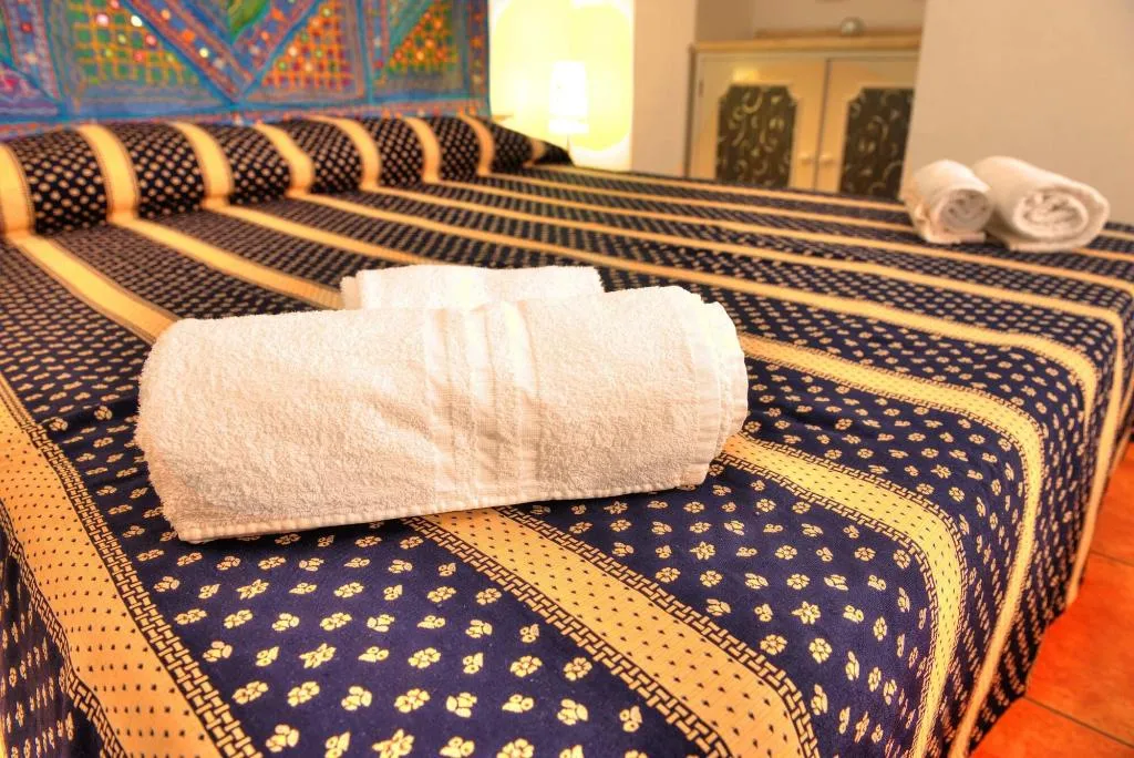 Room, Scilla e Cariddi Bed&Breakfast, Catania
