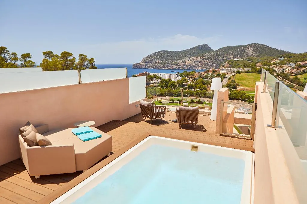 JUNIOR SUITE STANDARD Room, Zafiro Palace Andratx, Majorca