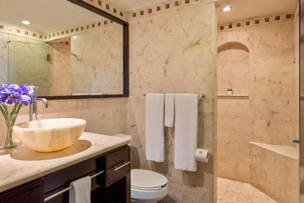 Room THREE BEDROOMS Room, El Taj Ocean Front and Beachside Condo Hotel, Playa Del Carmen