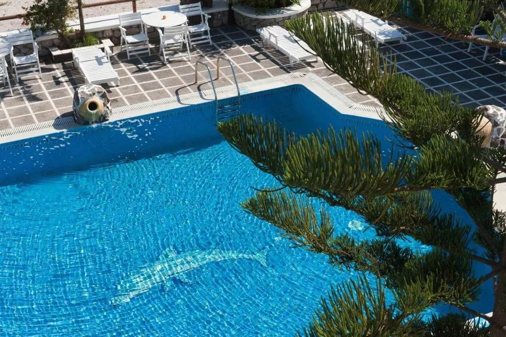 Sports and Entertainment, Golden Star, Santorini