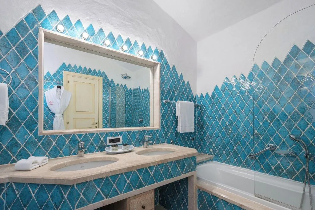 DOUBLE DELUXE CANAL VIEW Room, Cervo, Olbia