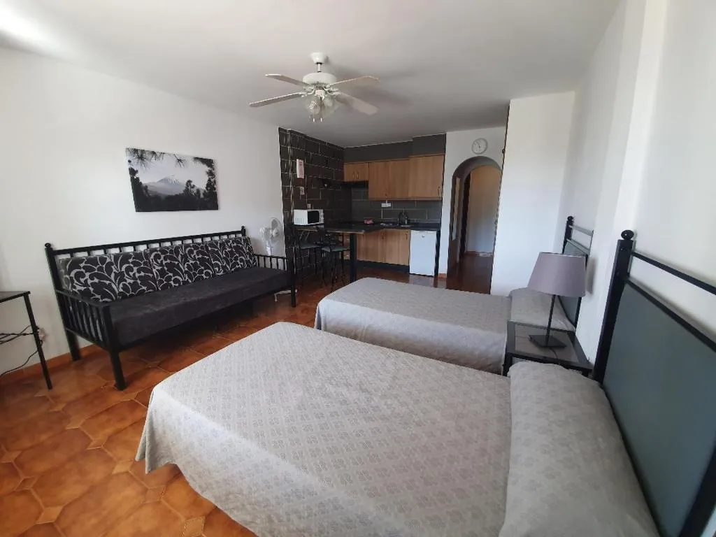 STUDIO CAPACITY 2 Room, Pueblo Torviscas, Tenerife