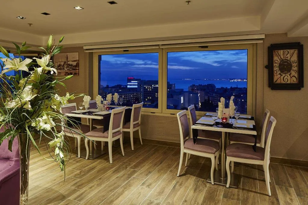 Restaurant, DoubleTree By Hilton Izmir Alsancak, Izmir