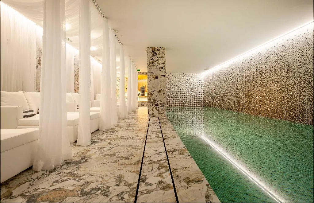 Pool, Wine & Books Porto Hotel, Porto