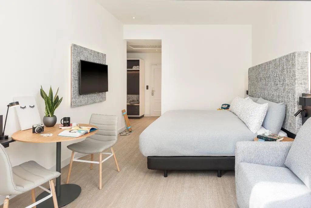 STUDIO CONNECTING ROOM Room, Innside Madrid Gran Via, Madrid