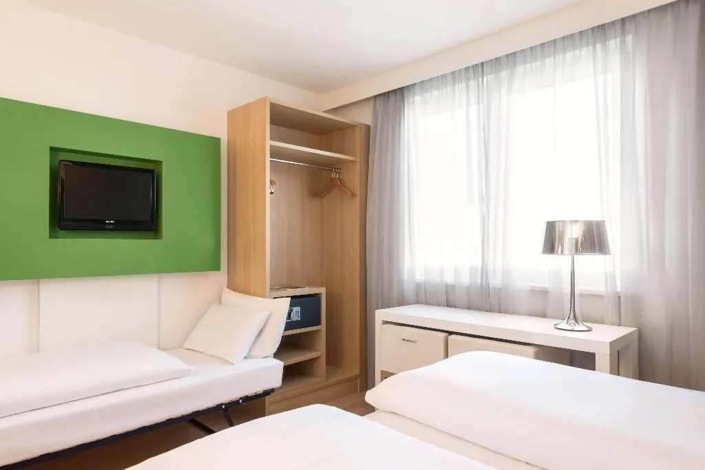 TRIPLE STANDARD Room, NH Berlin Potsdamer Platz, Berlin