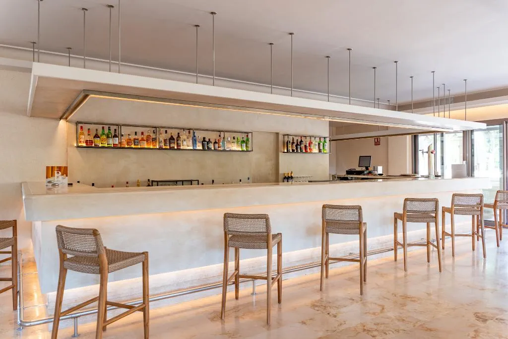 Bar, Canyamel Sun Suites, Majorca