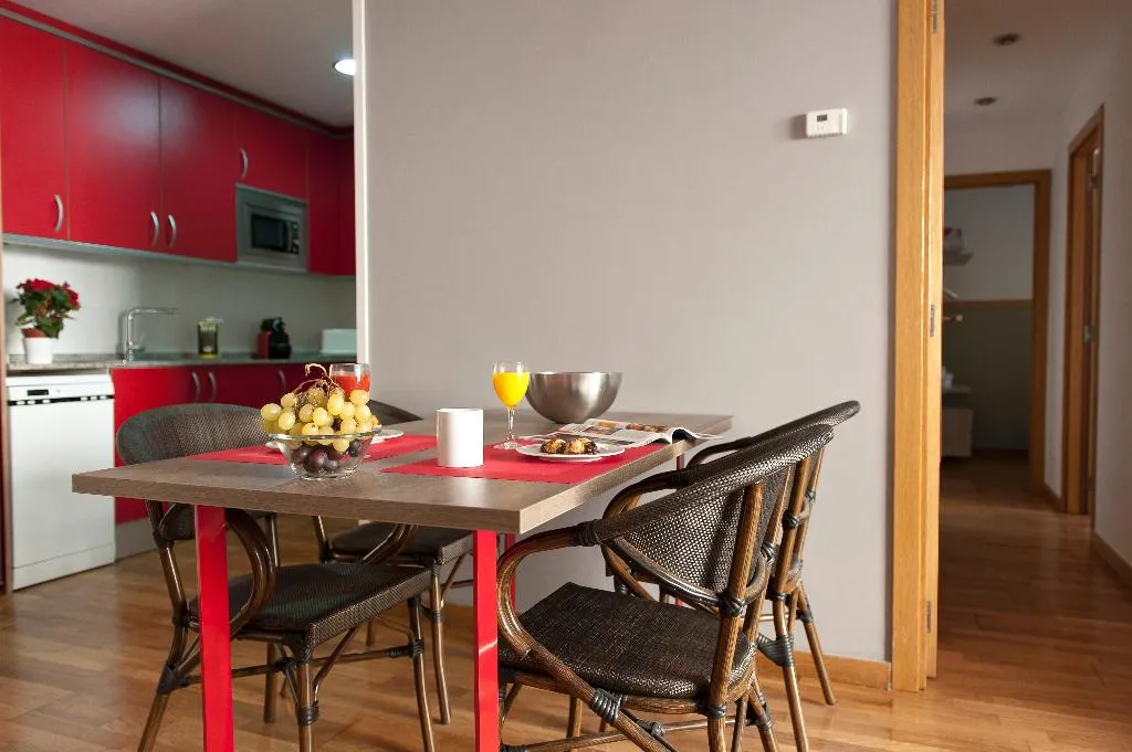 APARTMENT TWO BEDROOMS Room, MH Apartments Gracia, Barcelona
