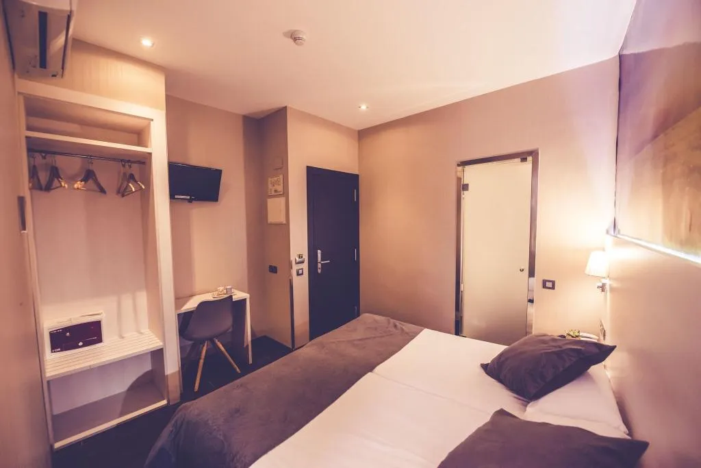 Room, Hostal Prado, Madrid