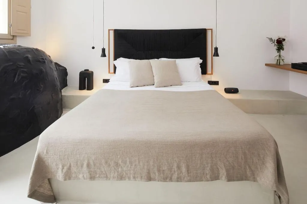 Room, You And Me Suites, Santorini