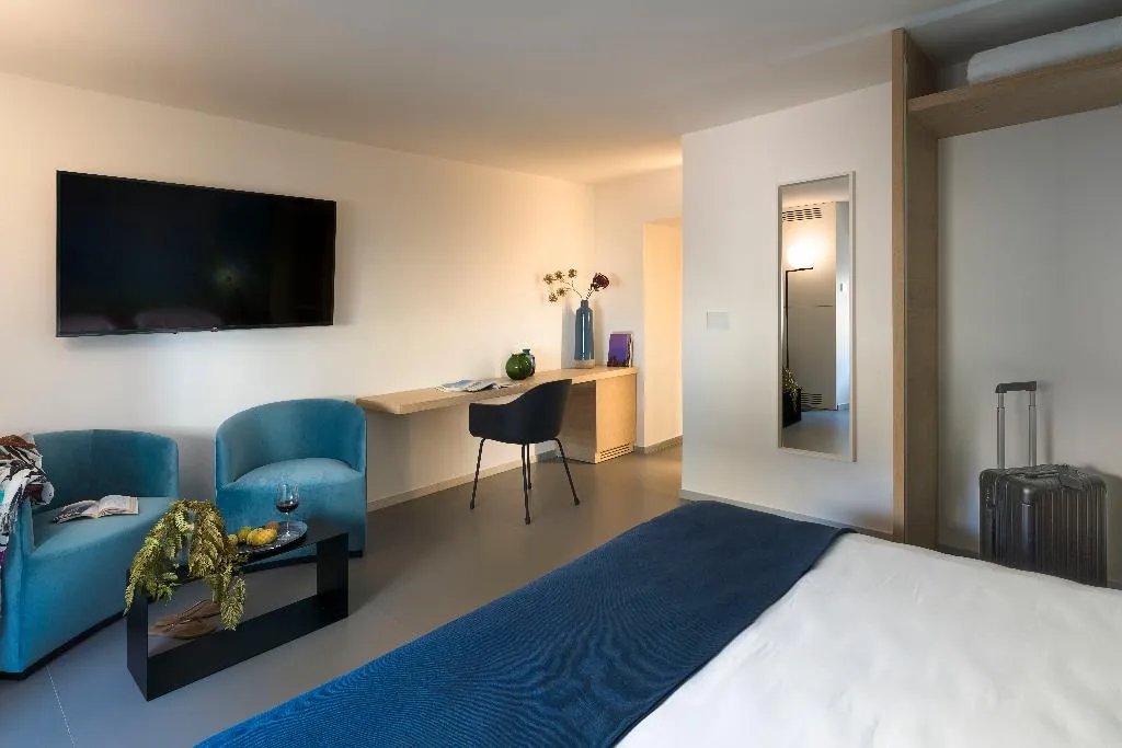 SUITE WITH JACUZZI Room, Duomo Suites & Spa, Catania
