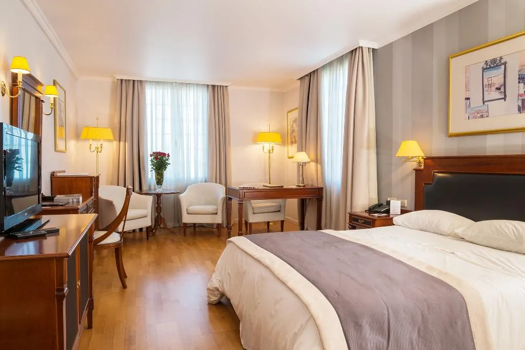 Room, Theoxenia Palace, Athens