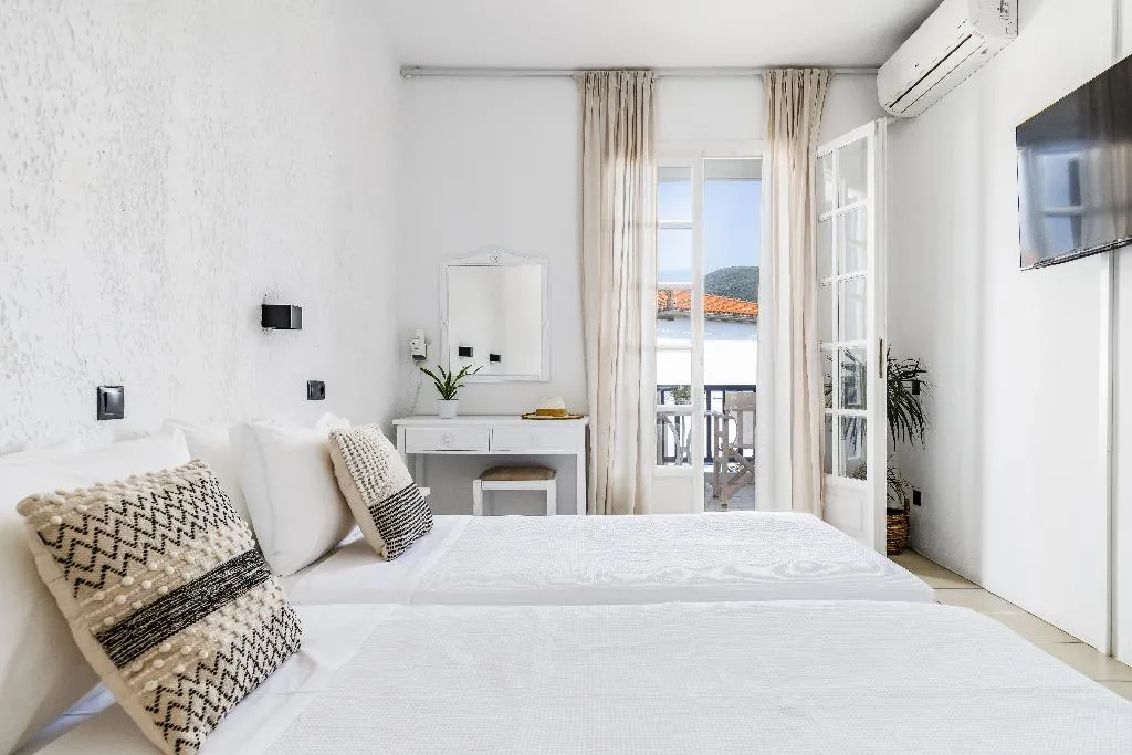 Double or Twin ECONOMY Room, Aperitton, Skiathos