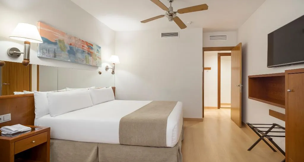 DOUBLE SUPERIOR Room, Ilunion Les Corts Spa, Barcelona