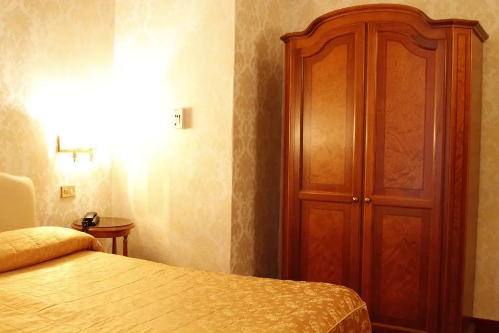 SINGLE STANDARD Room, Torino, Rome