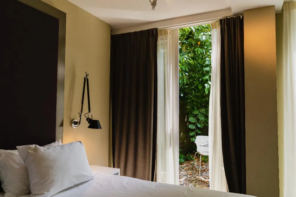 QUADRUPLE STANDARD Room, Hotel Roemer, Amsterdam