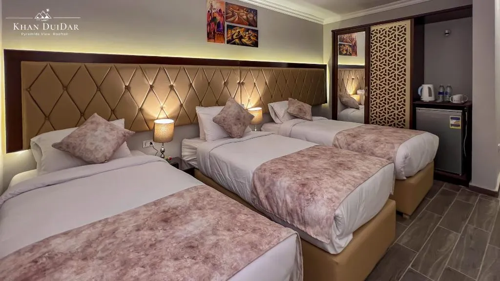 Room THREE BEDROOMS ONE BATHROOM Room, Khan Duidar Inn - Pyramids View Rooftop, Cairo