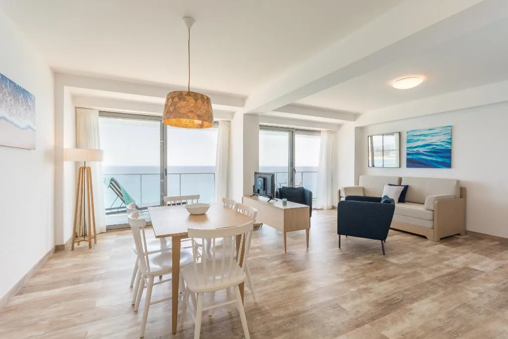 APARTMENT CAPACITY 4 TWO BEDROOMS Room, Pierre & Vacances Blanes Playa, Costa Brava