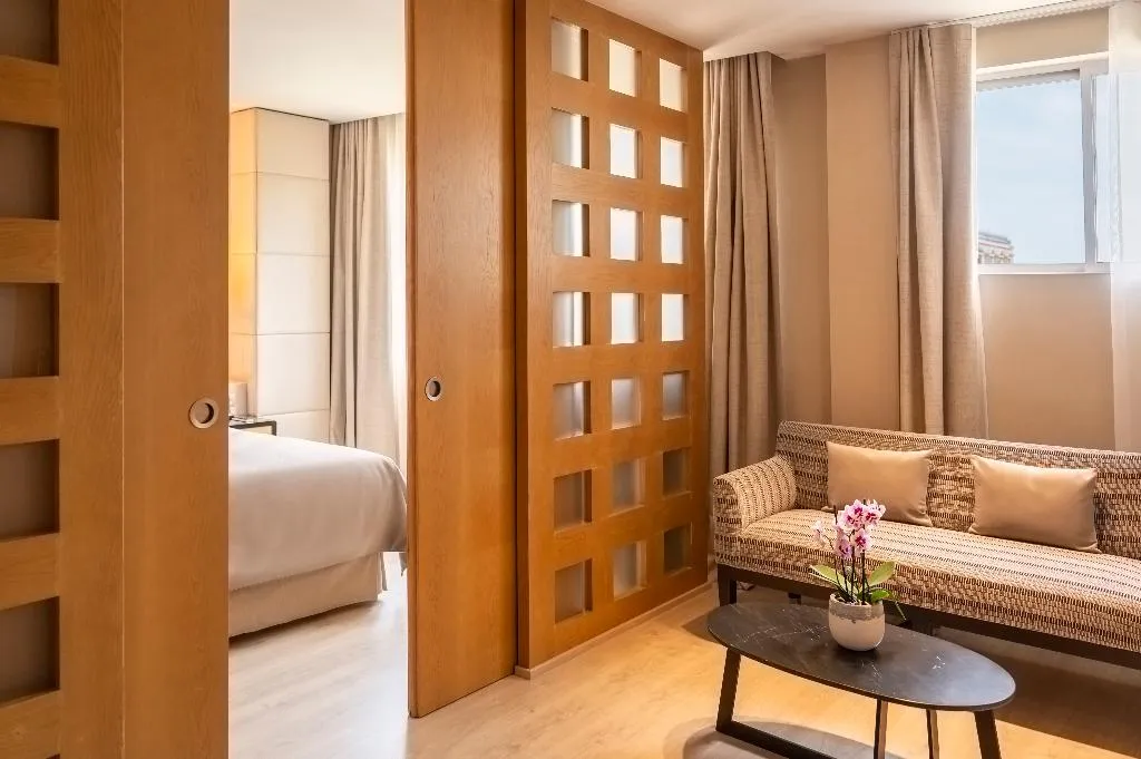 JUNIOR SUITE STANDARD Room, Hesperia Presidente, Barcelona