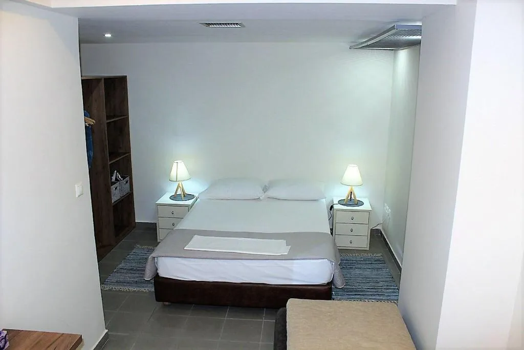 APARTMENT QUEEN SIZE BED Room, Athens Way Lofts, Athens