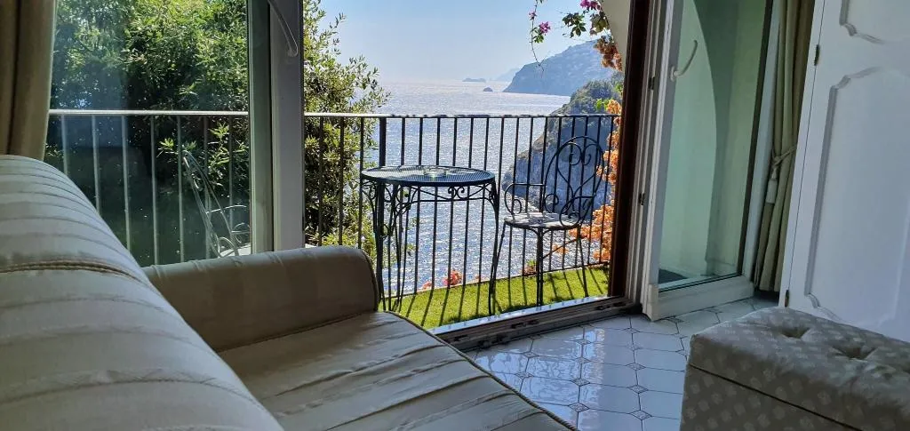 JUNIOR SUITE PARTIAL SEA VIEW Room, La Conca Azzurra, Naples