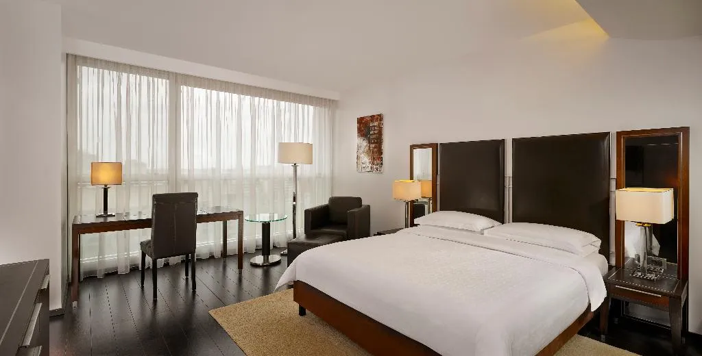 SINGLE DELUXE Room, Sheraton Porto Hotel & Spa, Porto