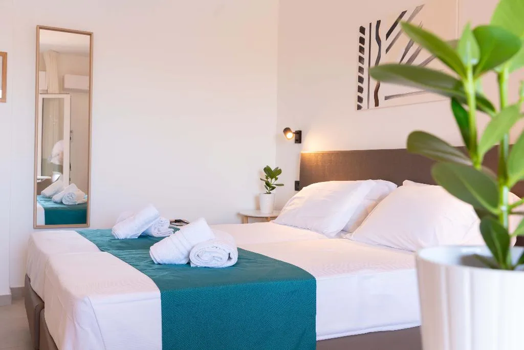 STUDIO WITH BALCONY Room, Residence Villa Giardini, Taormina