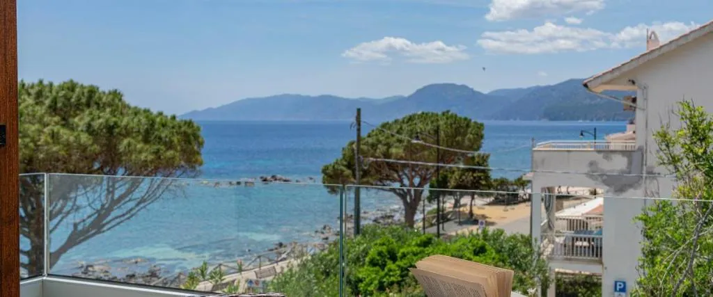 FAMILY ROOM SEA VIEW WITH BALCONY Room, Hotel La Conchiglia, Nuoro