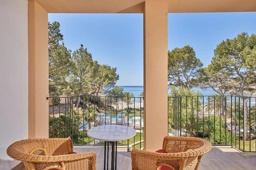 DOUBLE SINGLE USE DELUXE SEA FRONT Room, Secrets Mallorca Villamil Resort & Spa Only Adults, Majorca