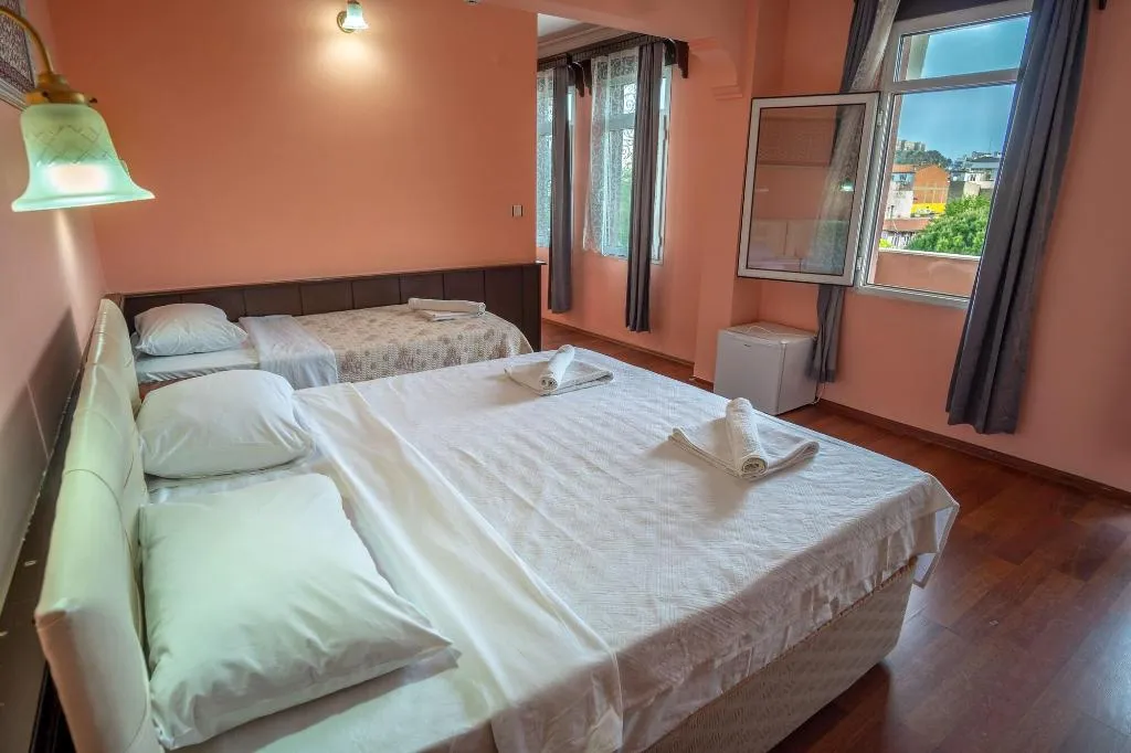 Room, Ephesus Centrum, Izmir