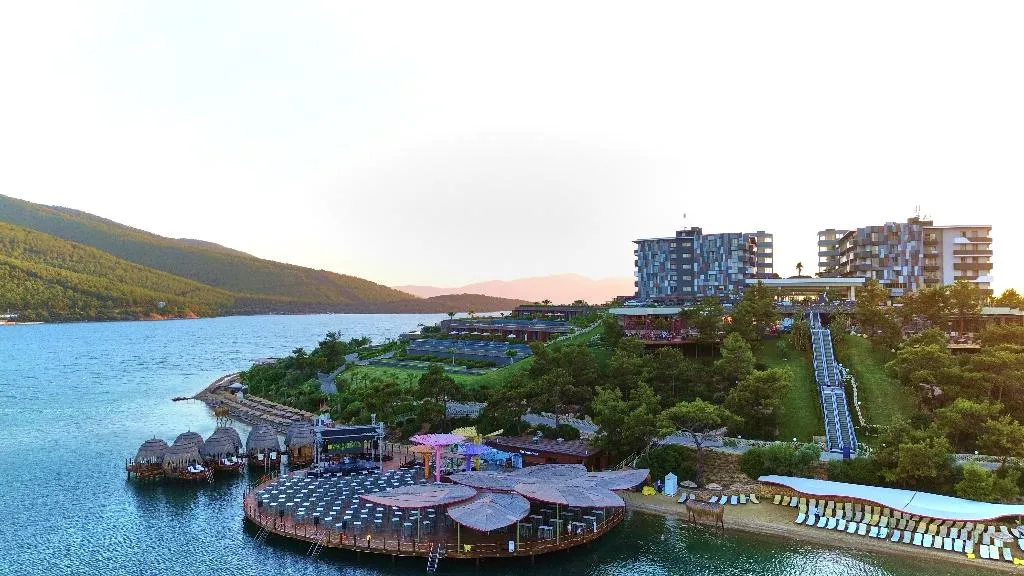 Sports and Entertainment, La Blanche Island, Bodrum