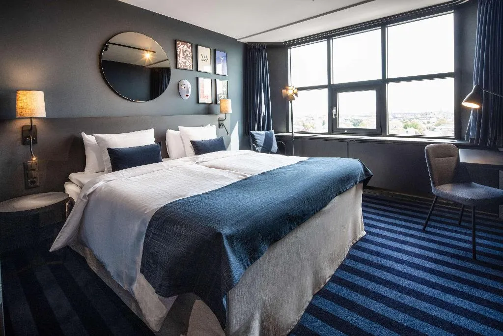 DOUBLE SINGLE USE KING SIZE BED Room, Scandic Falkoner, Copenhagen