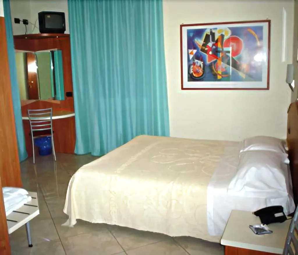 Room, Hotel 2000, Milan