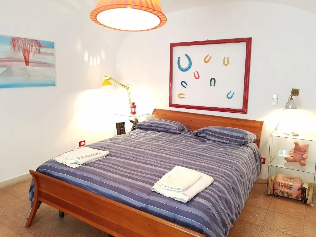 Room, Capa & Coda, Naples