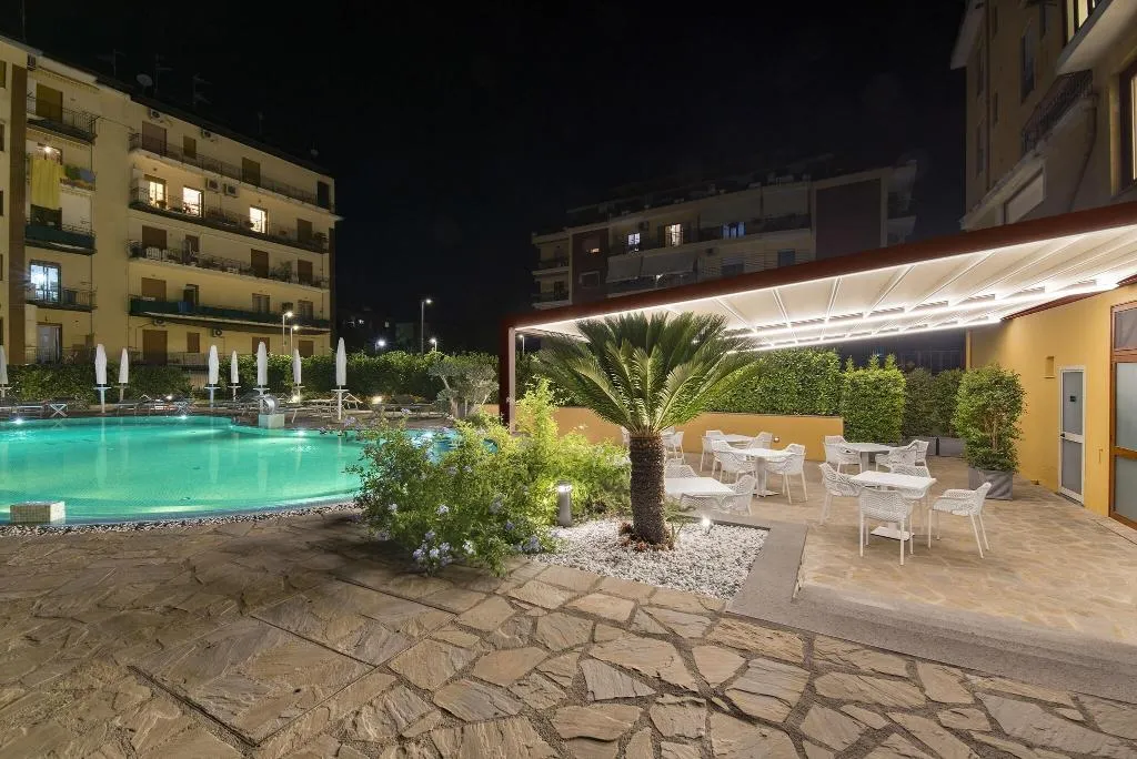 Terrace, Leone, Naples