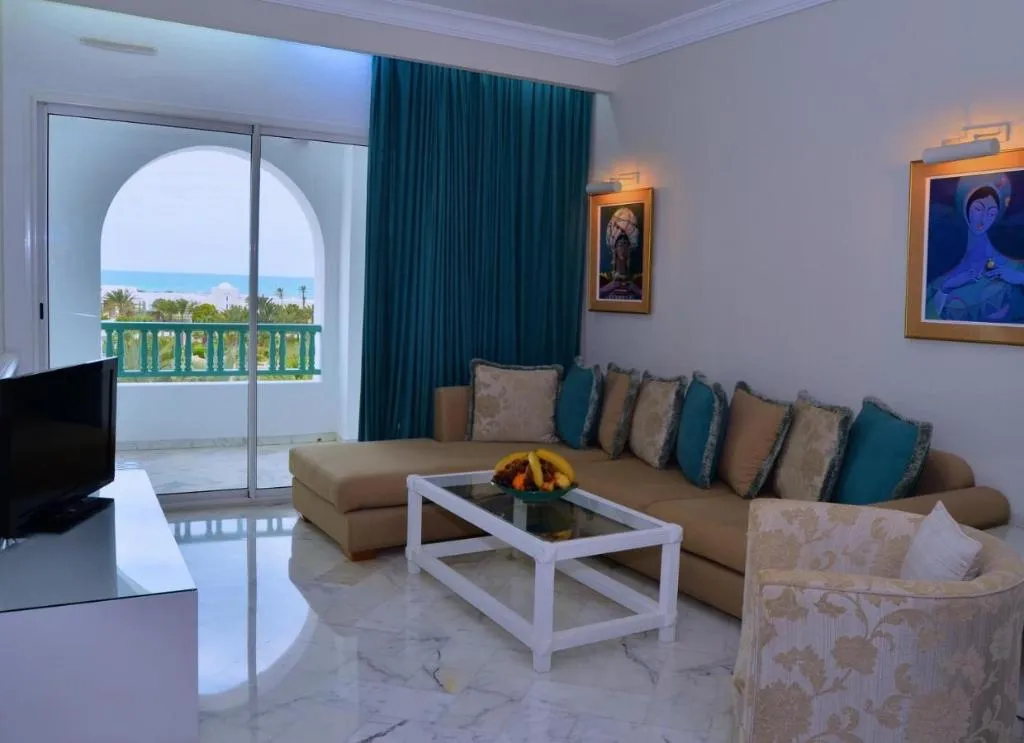 TRIPLE SUPERIOR Room, Royal Garden Palace, Tunisia