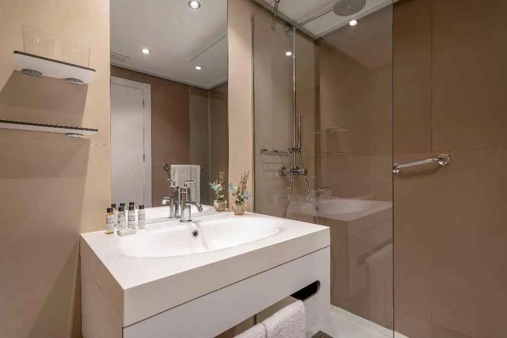 TOWNHOME WITH VIEWS Room, Innside Alicante Porta Maris, Costa Blanca