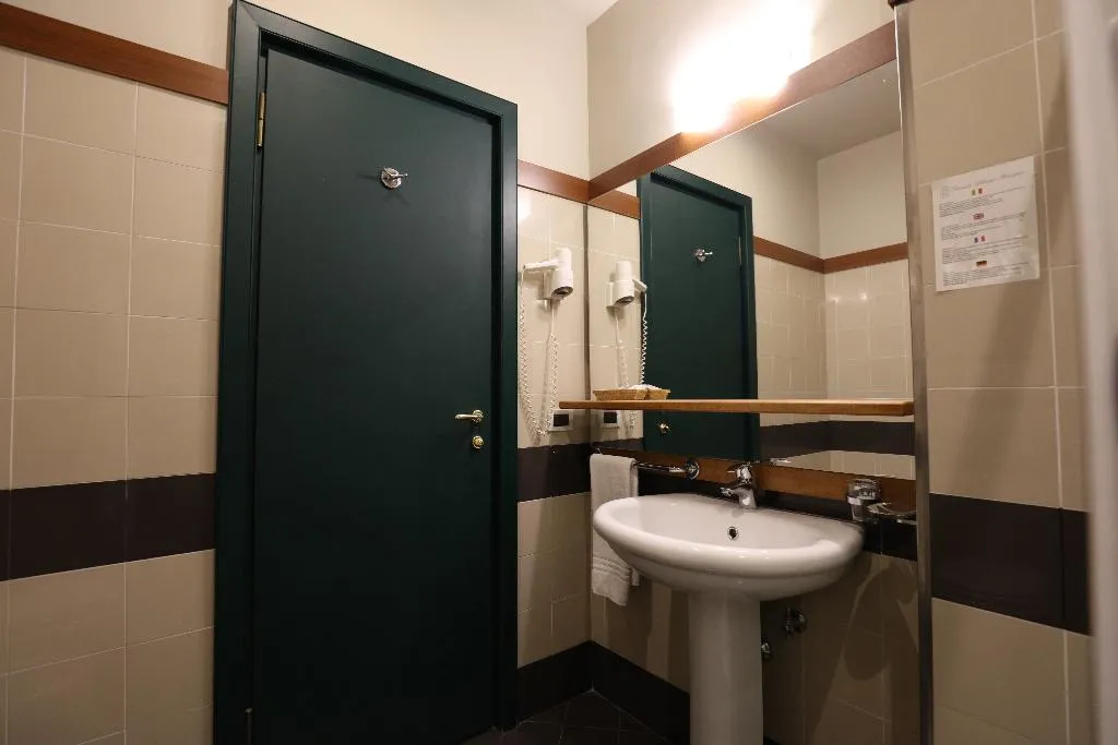 SINGLE CLASSIC Room, Grande Albergo Maugeri, Catania